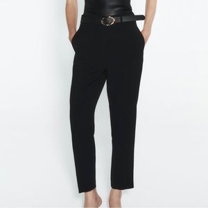 HIGH-WAISTED TAPERED FIT PANTS WITH BELT